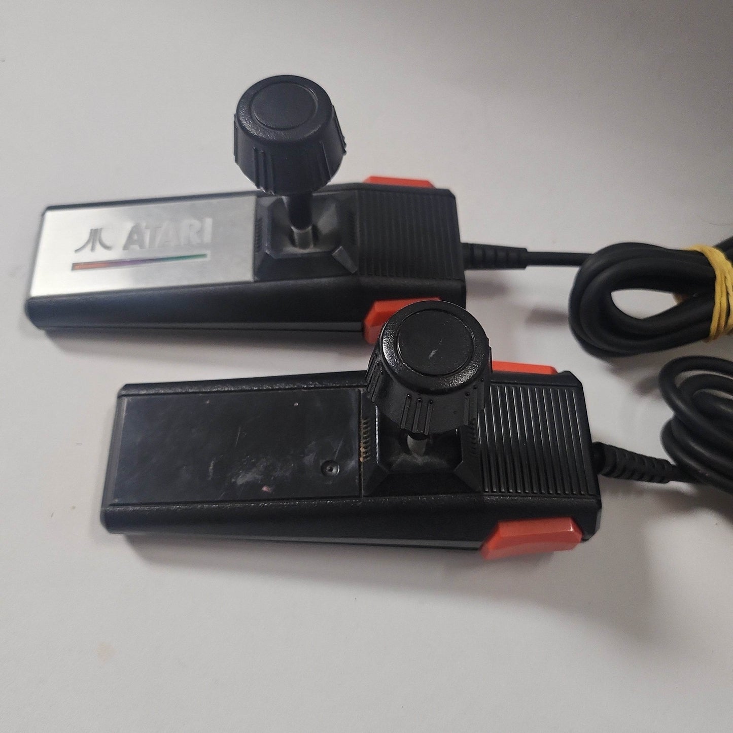 2x Atari Controller Atari 2600 - Feniks Gameshop