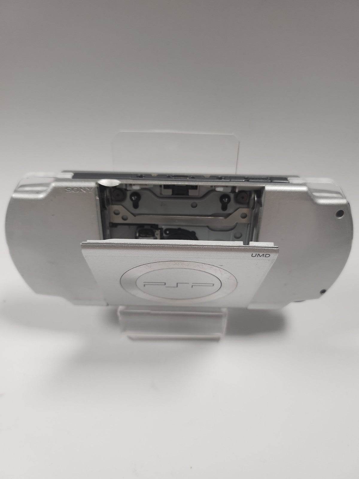 Zilveren Playstation Portable Slim (PSP2004) - Feniks Gameshop