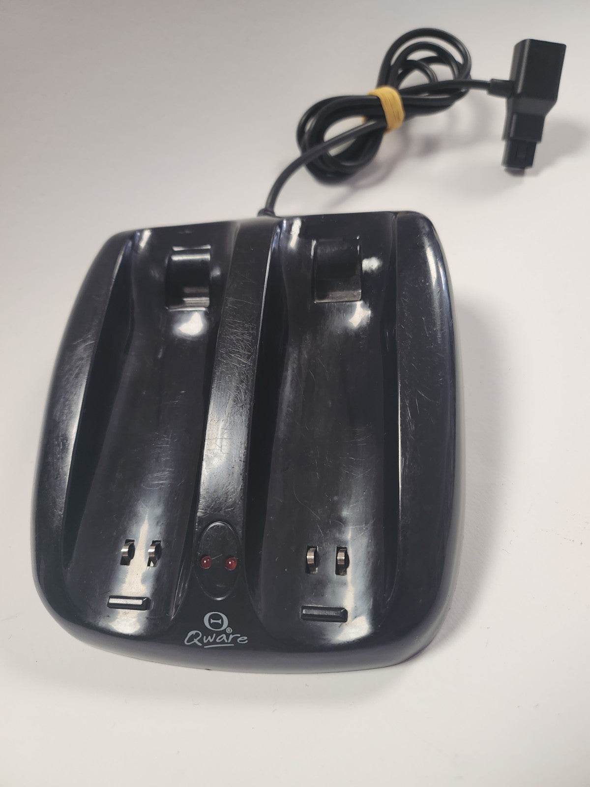 Qware Zwarte Dualcharger Nintendo Wii - Feniks Gameshop