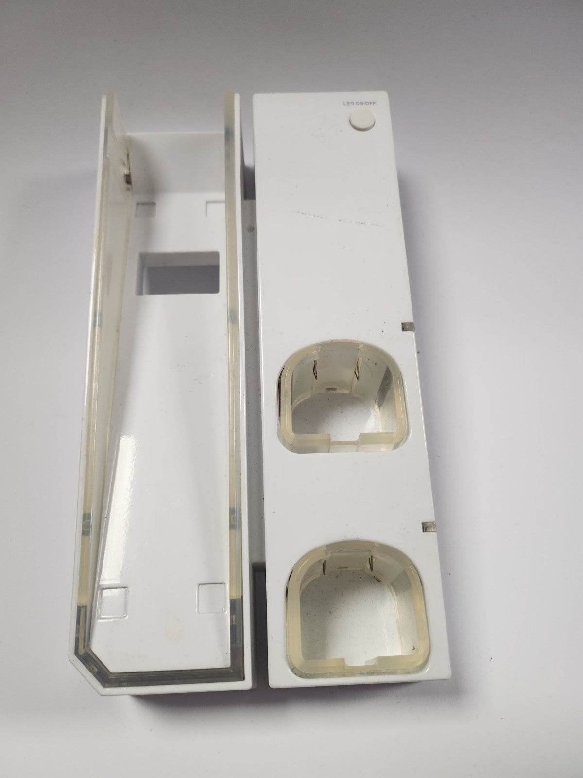 Vertical Stand met Dualcharger en LED Nintendo Wii - Feniks Gameshop