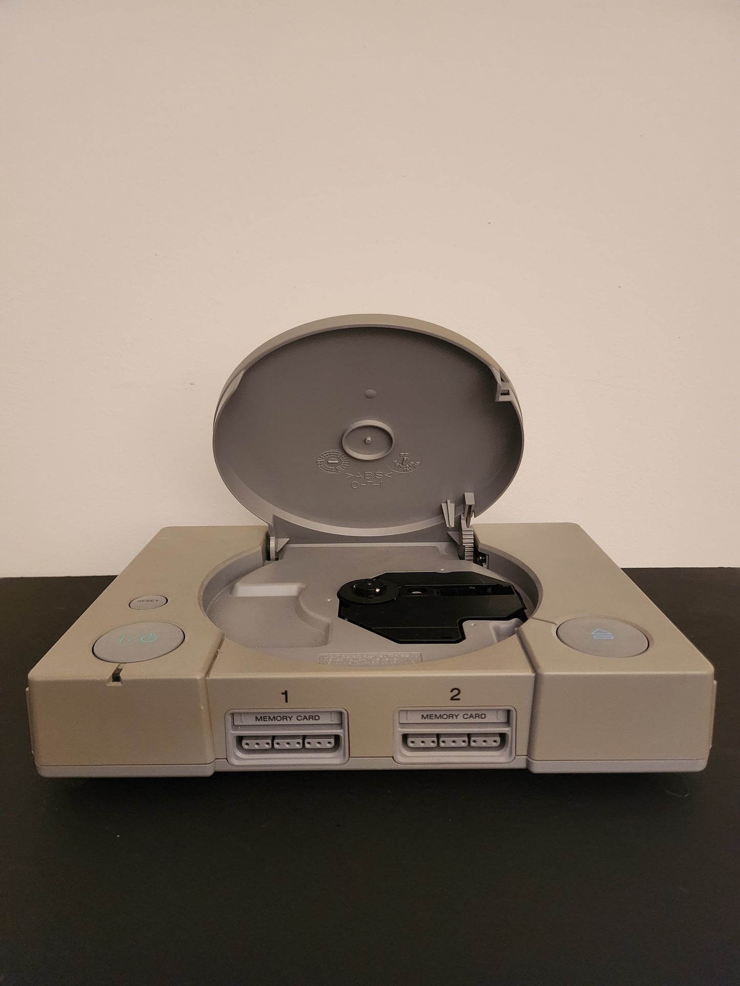 PlayStation 1 Verkleurd + Sony Controller + Alle Kabels - Playstation 1 Consoles