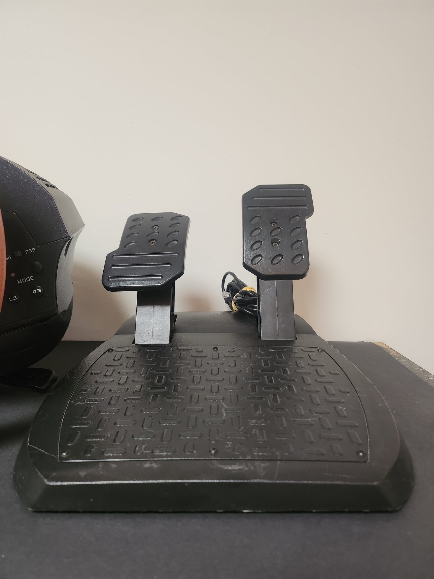 Thrustmaster T150 Ferrari Edition Stuur + Pedalen Playstation 3/ Playstation 4