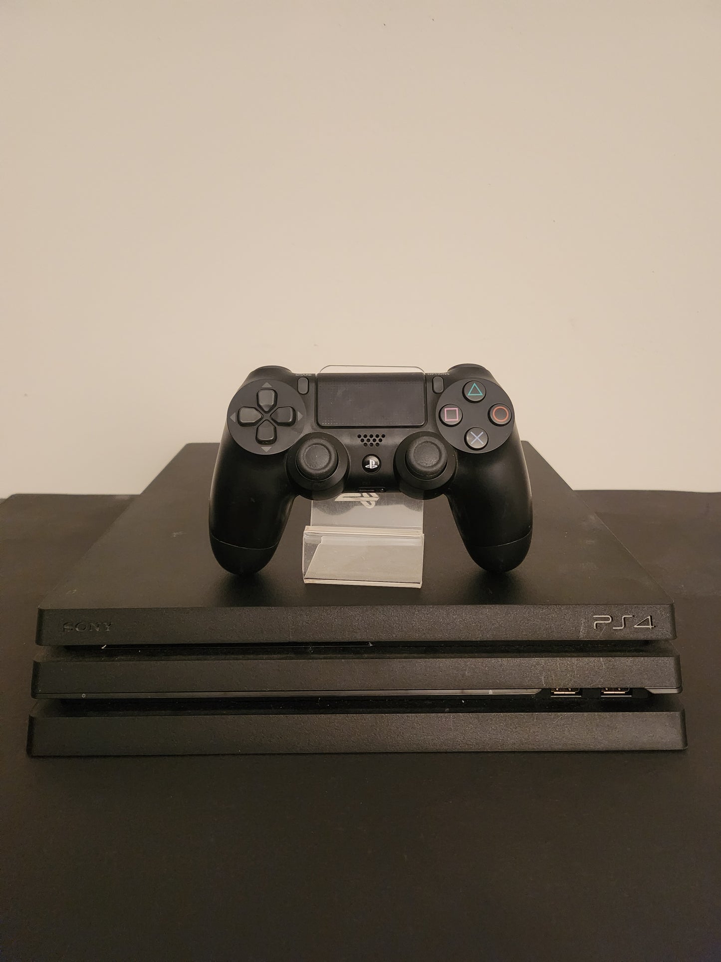 Zwarte Playstation 4 Pro 1TB + Controller
