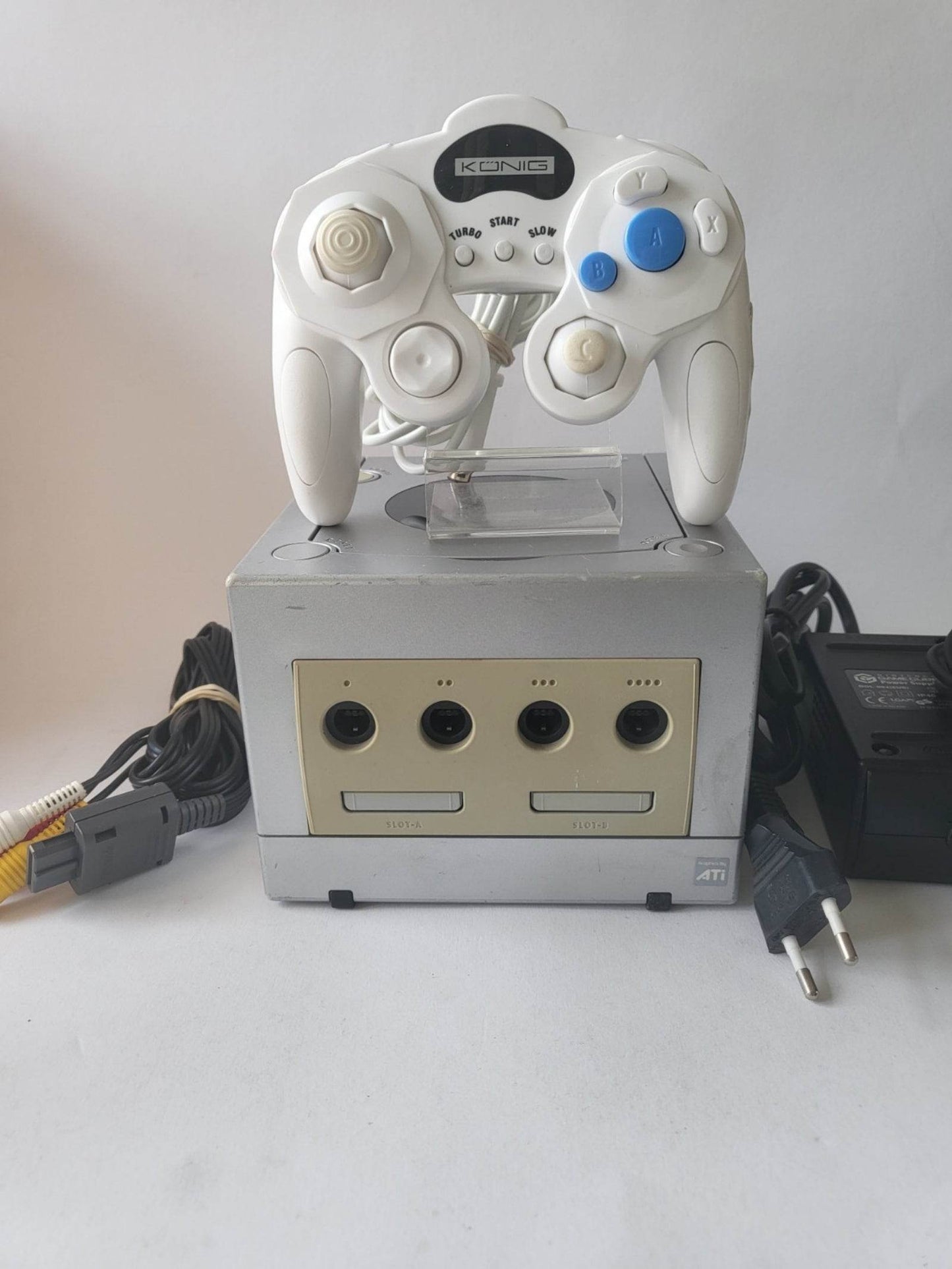 Nintendo Gamecube Zilver met 1 Witte Konig controller en alle kabels - Feniks Gameshop