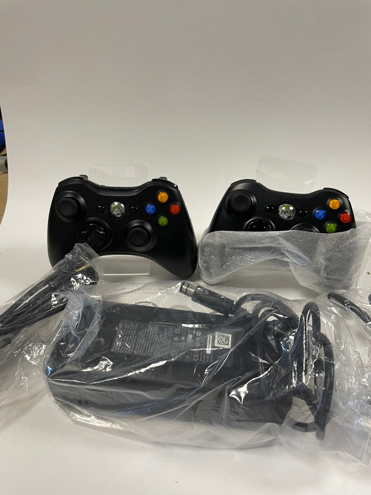 Zwarte Xbox 360 Elite (250 gb) & 2 controllers