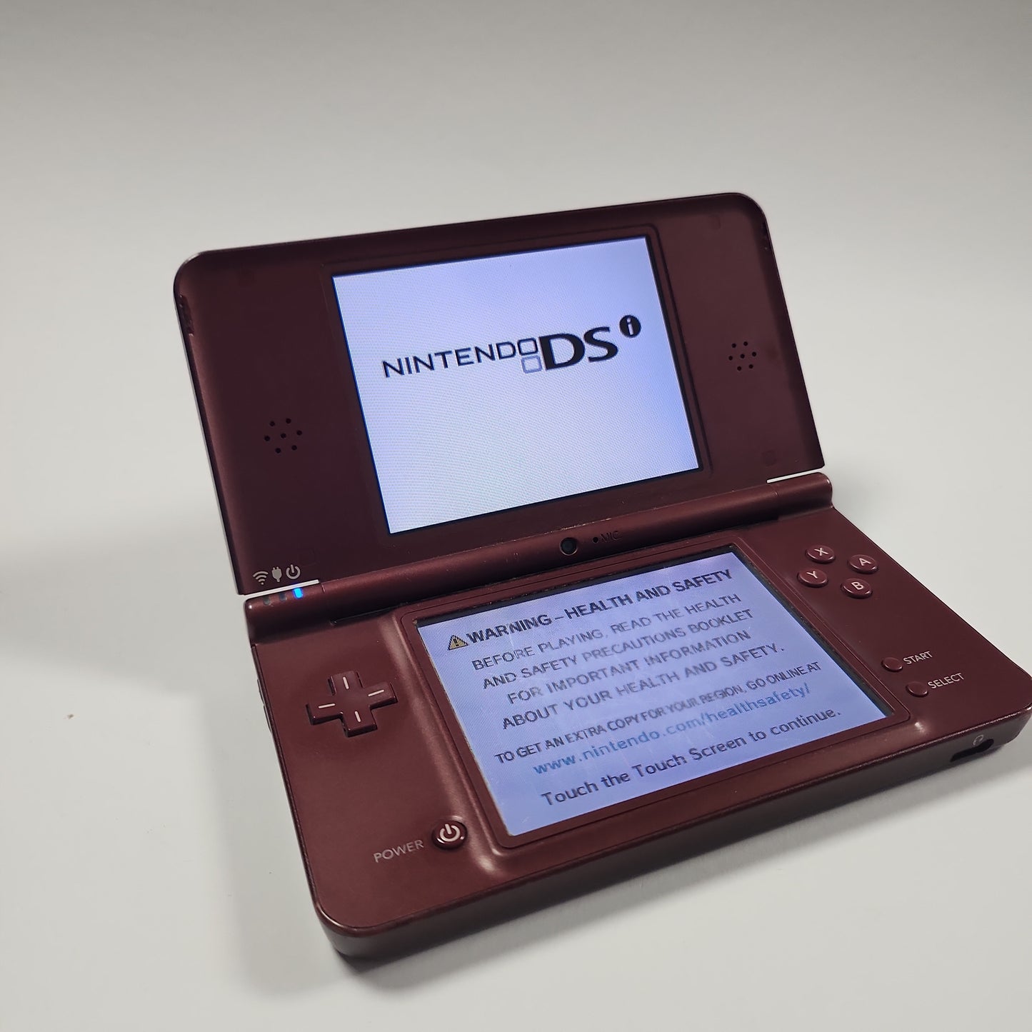 Dunkelroter Nintendo DS i XL