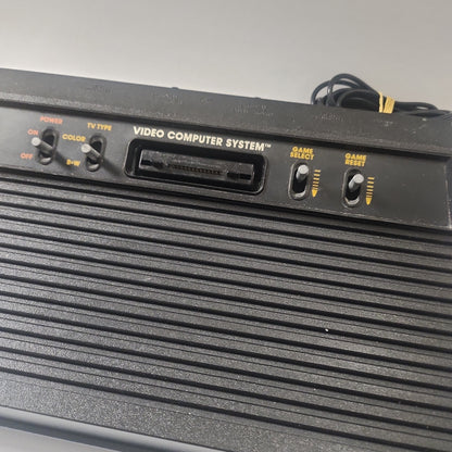 Atari 2600 & 2 Controllers/ Joysticks