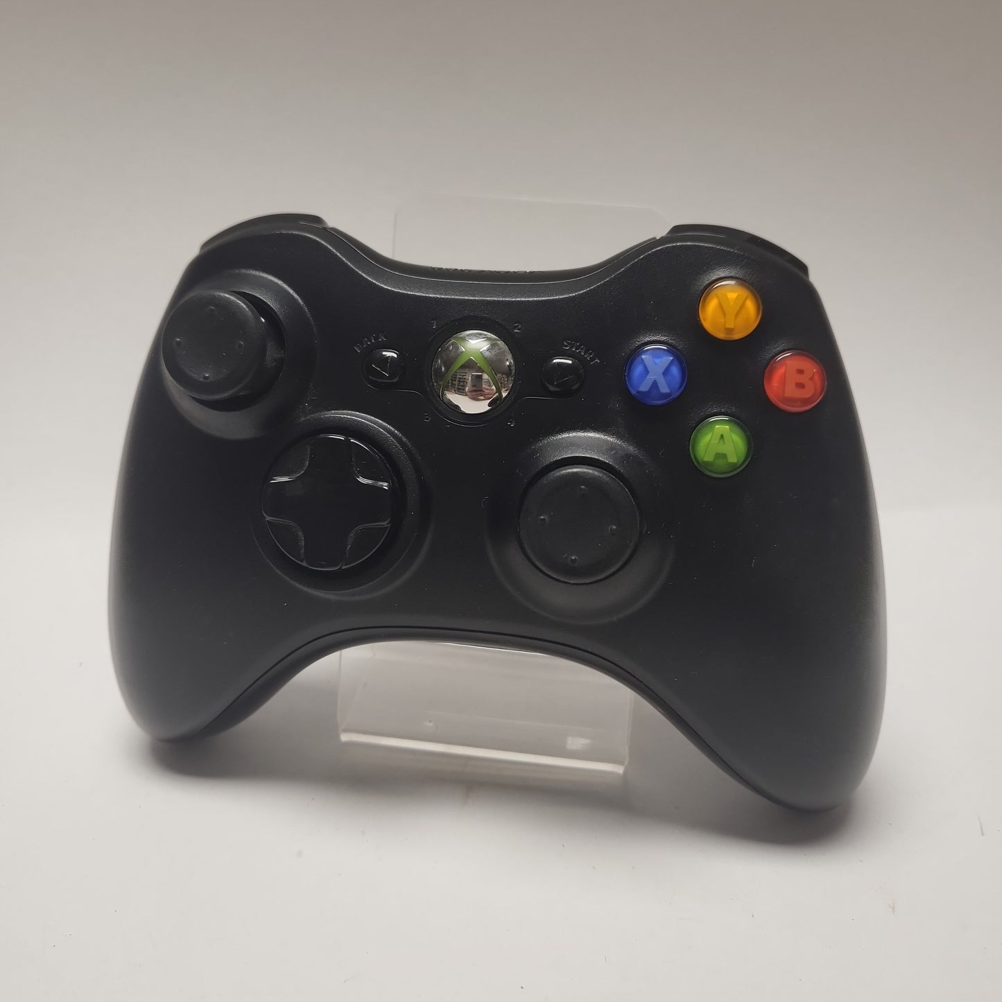 Schwarze Xbox 360 Slim 250 GB mit 1 Controller und allen Kabeln