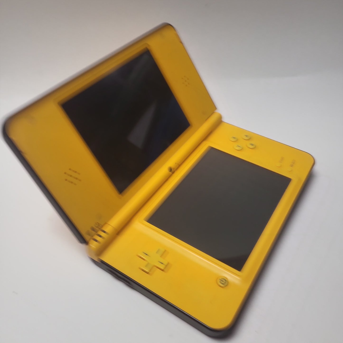 Gele Nintendo DSi XL