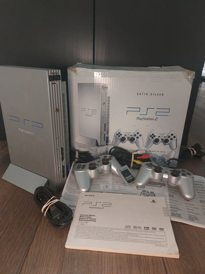 Playstation 2 zilverkleurig boxed