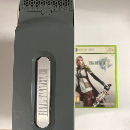 Xbox 360 Final Fantasy XIII (250 GB) mit Controller und allen Kabeln + Spiel