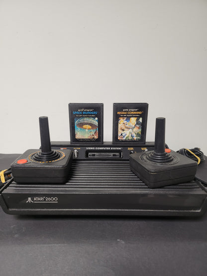 Atari 2600 Boxed Inclusief Kabels en 2 Games - Atari Consoles