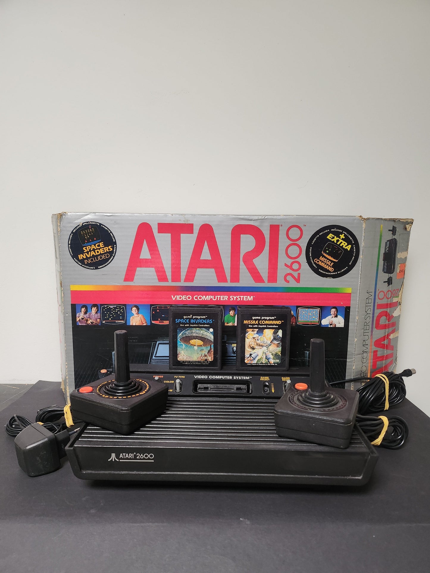Atari 2600 Boxed Inclusief Kabels en 2 Games - Atari Consoles