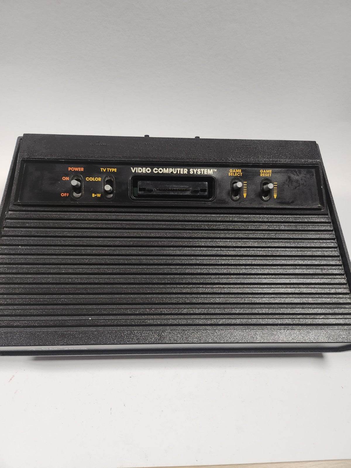 Atari 2600 met 2 controllers - Feniks Gameshop