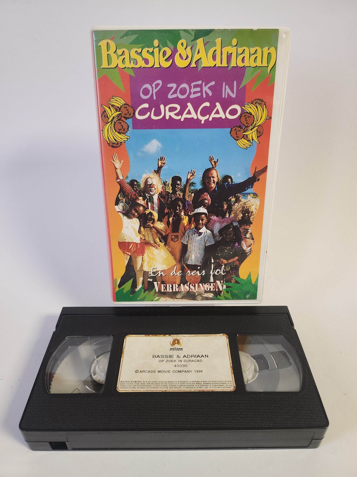 Bassie & Adriaan op zoek in Curaçao VHS - Feniks Gameshop