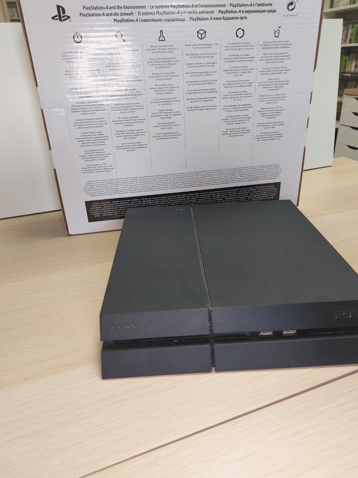 Playstation 4 500 gb in doos inclusief controller en kabels playstation 4
