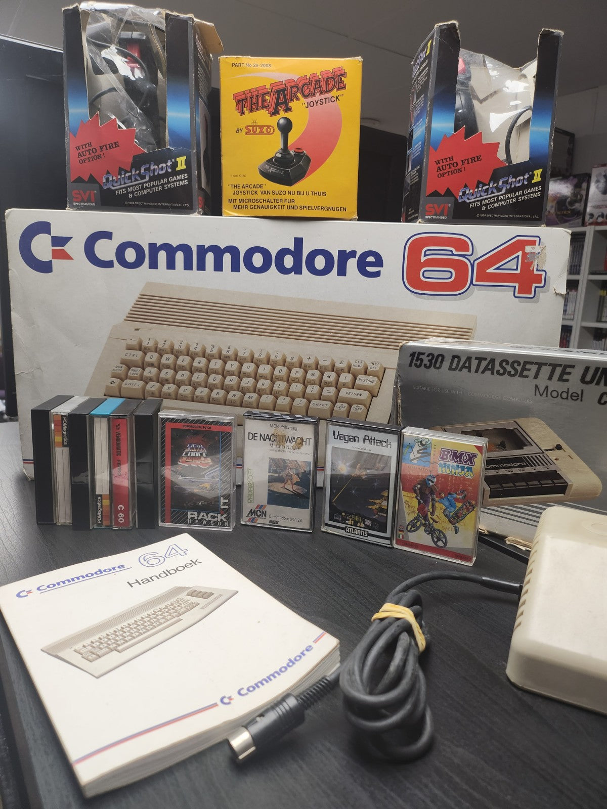 Schließe Commodore 64 ab