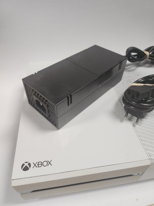 Xbox One White (Modell 1540) mit Adapter