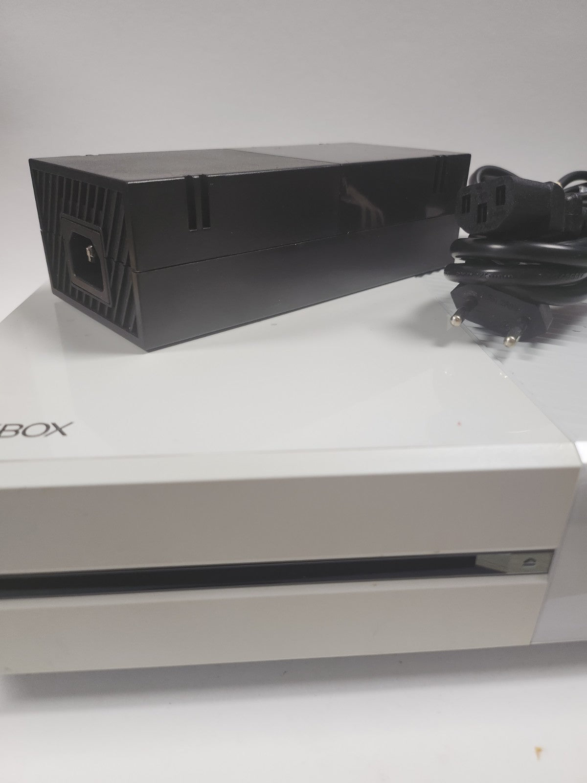 Xbox One White (model 1540) met adapter