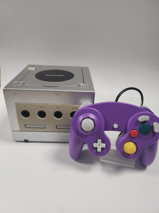 Silberner Nintendo Gamecube + neuer lila Controller