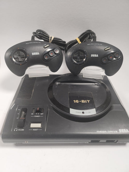 Sega Mega Drive 16-bit met 2 controllers en alle kabels.