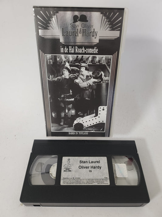 Laurel & Hardy Deel 19 Babes in Toyland VHS - VHS Volwassenen