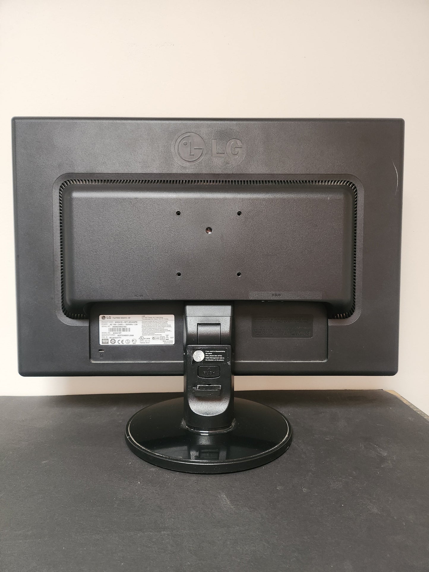 LG Flatron W2241S-BF Monitor 21,6 Inch PC Beeldscherm - PC Beeldscherm