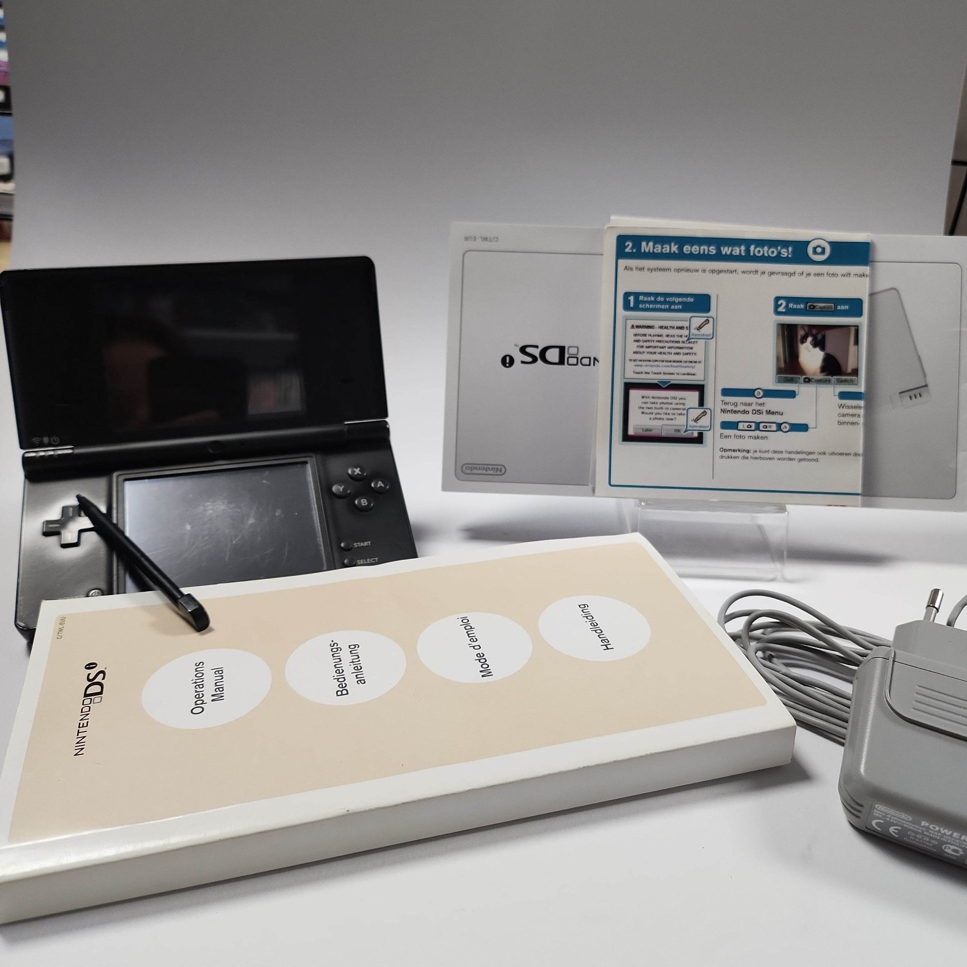 Zwarte Nintendo DSi in doos - Feniks Gameshop