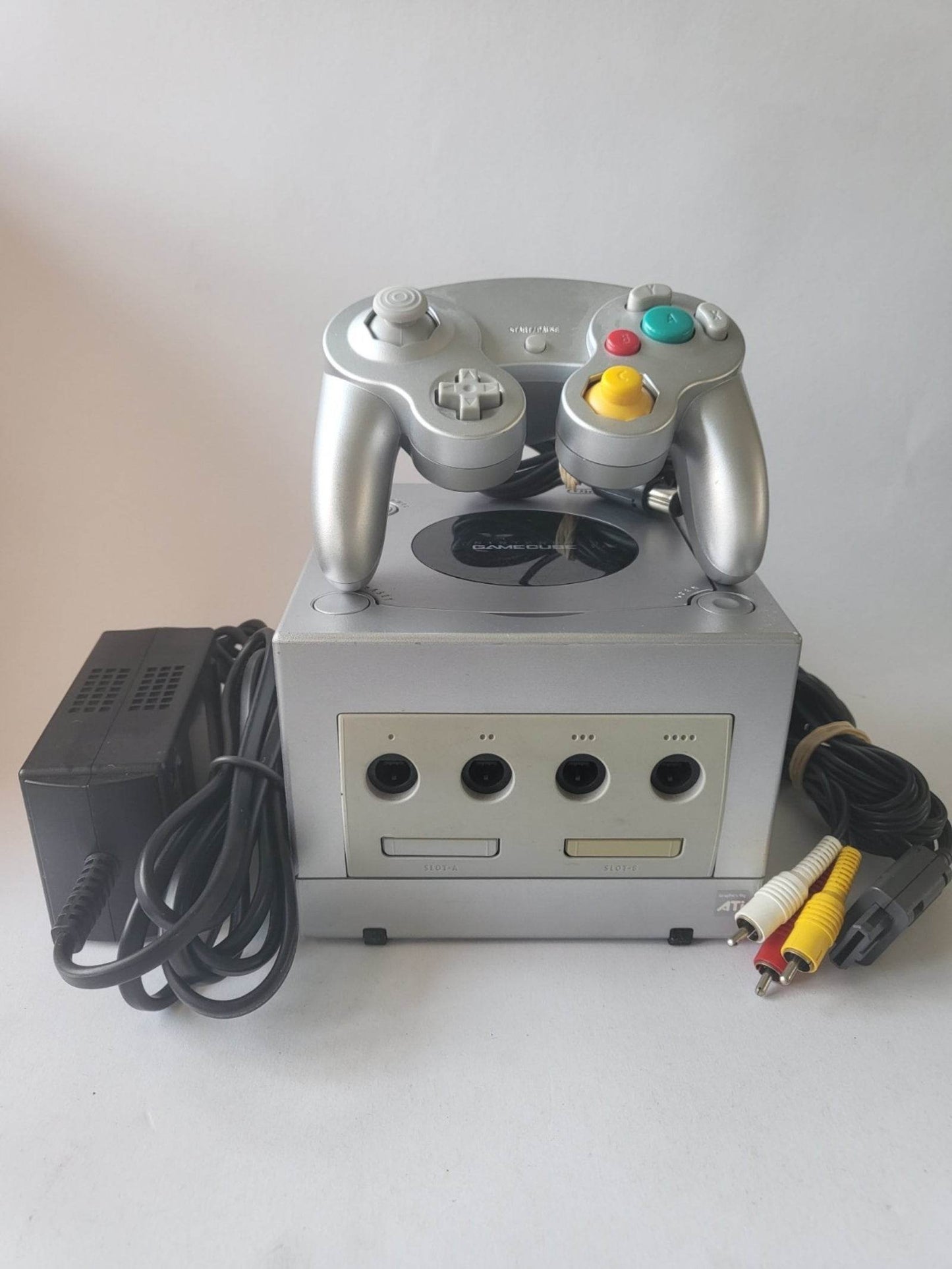 Nintendo Gamecube Zilver met 1 zilveren controller en alle kabels - Feniks Gameshop