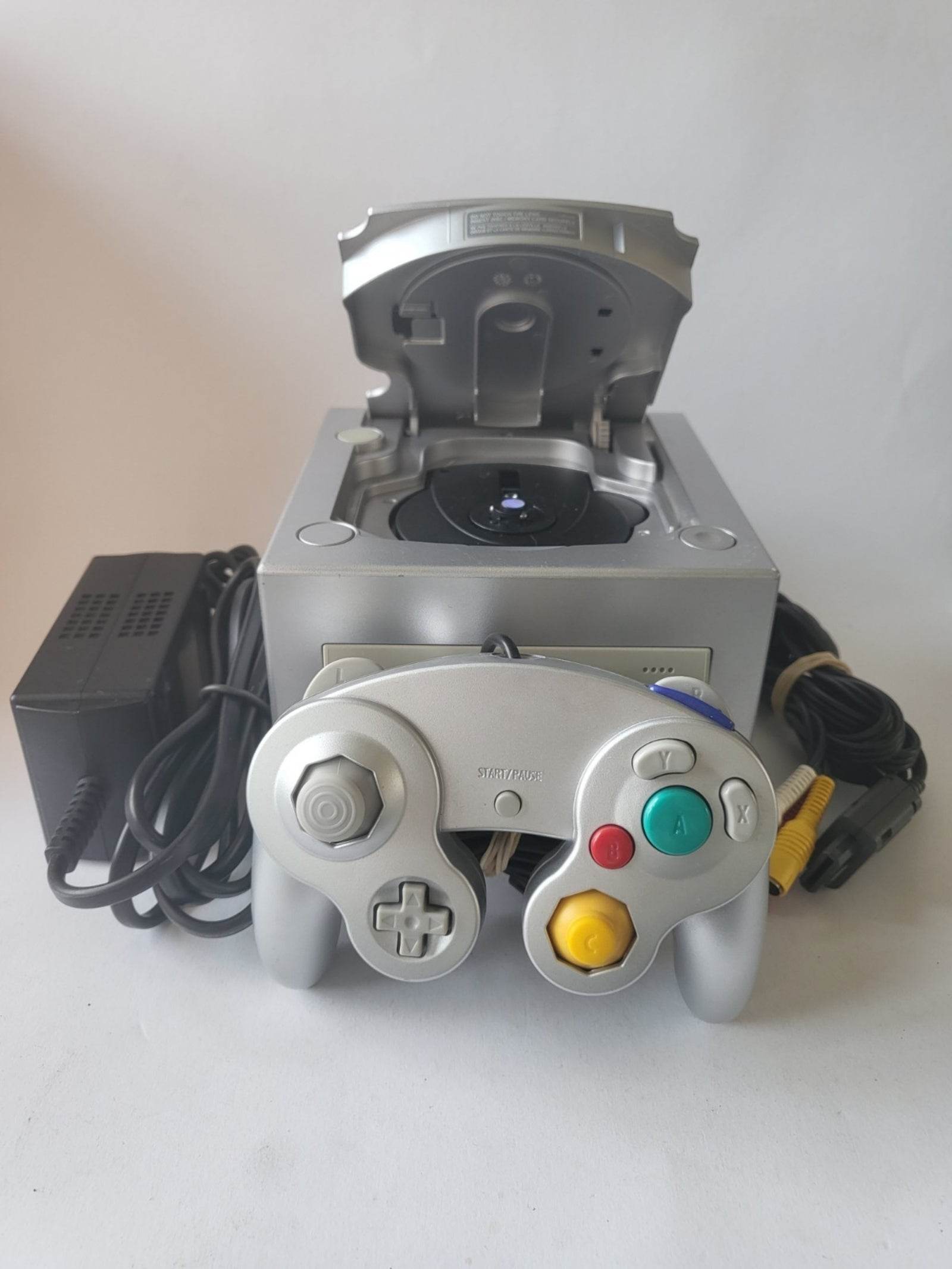 Nintendo Gamecube Zilver met 1 zilveren controller en alle kabels - Feniks Gameshop