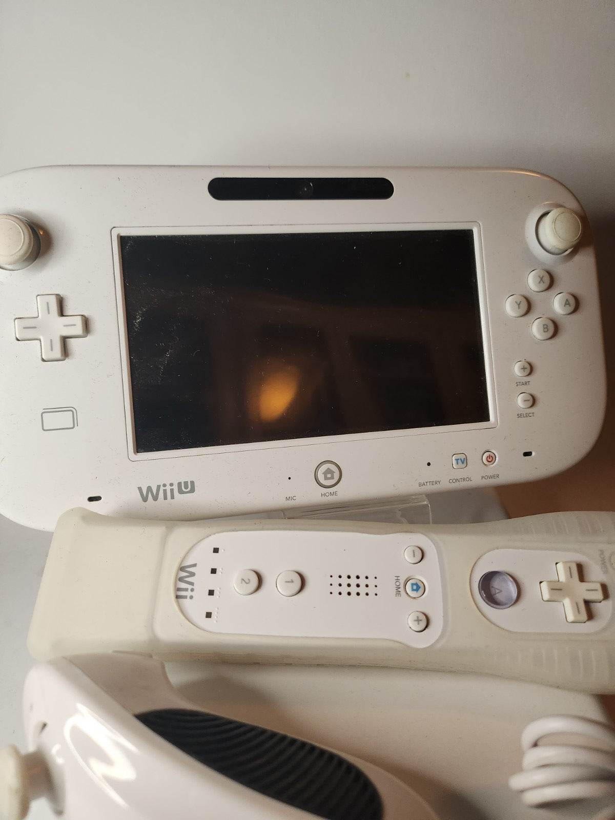 Complete Wii U Set wit 8gb - Feniks Gameshop
