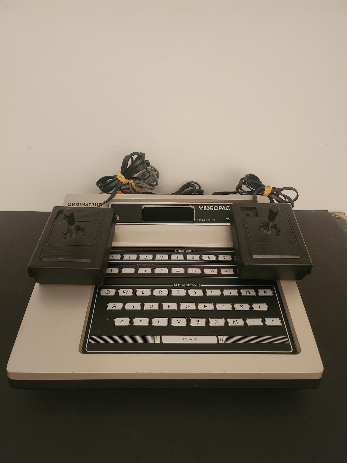 Philips Videopac G7000 + 2 Controllers - Philips videopac consoles