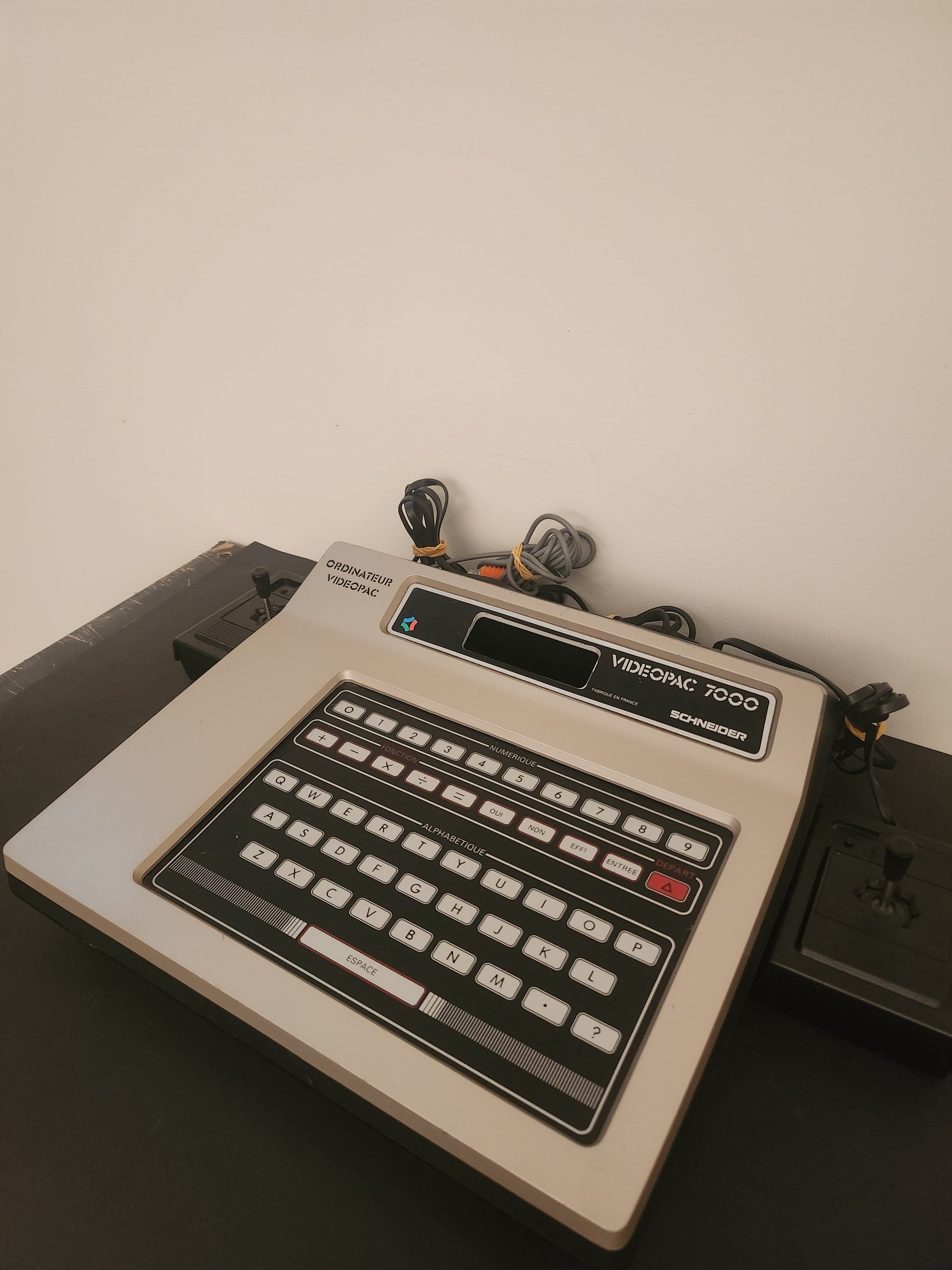 Philips Videopac G7000 + 2 Controllers - Philips videopac consoles