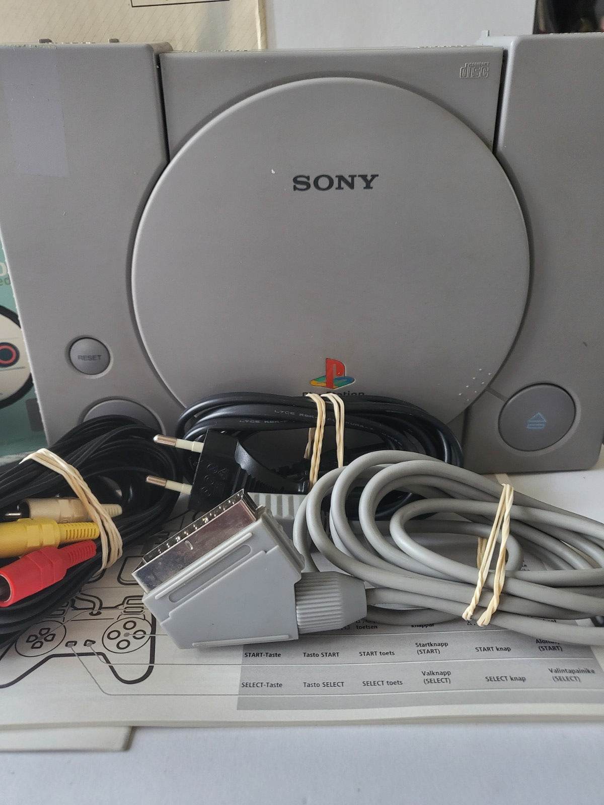 Playstation 1, 1 orginele Sony controller, alle kabels en in doos - Feniks Gameshop