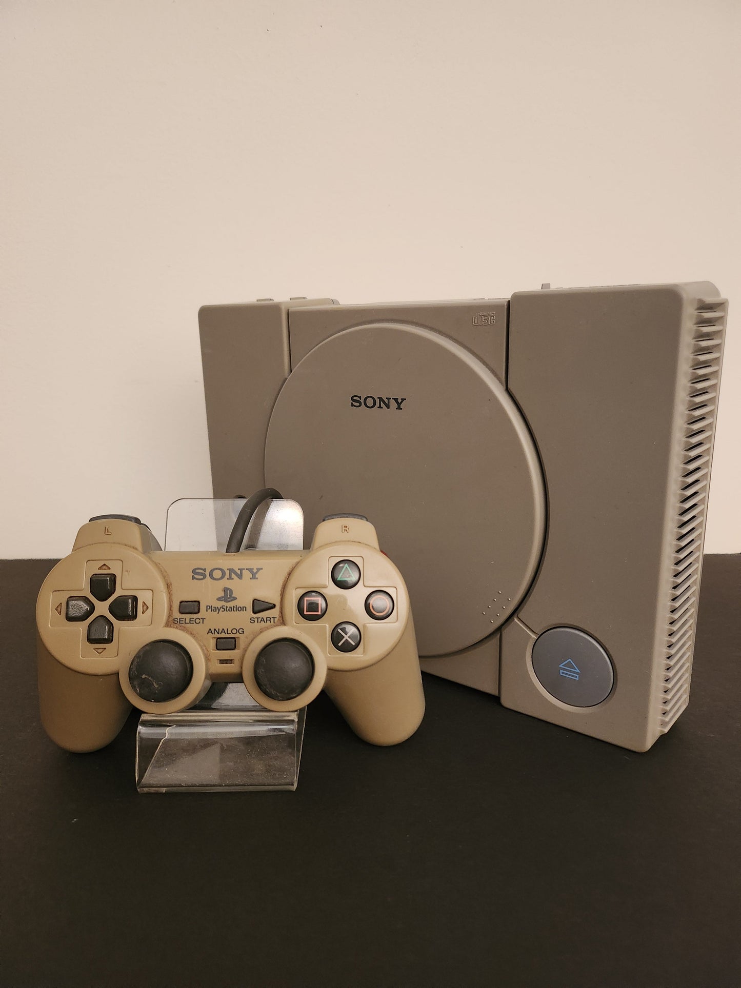PlayStation 1 Verkleurd + Sony Controller + Alle Kabels - Playstation 1 Consoles