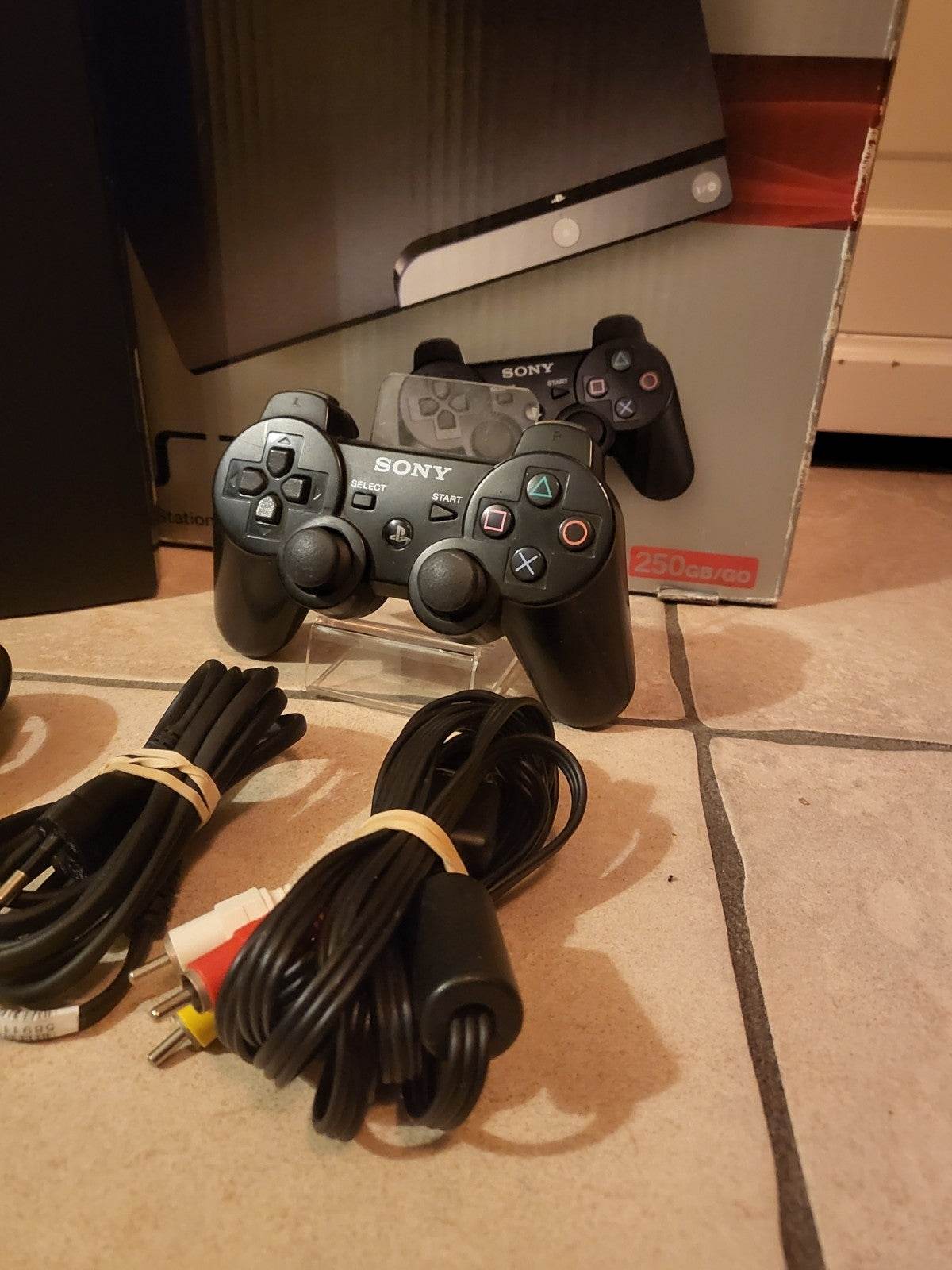 Playstation 3 Slim 250gb Boxed + Sony Controller - Feniks Gameshop