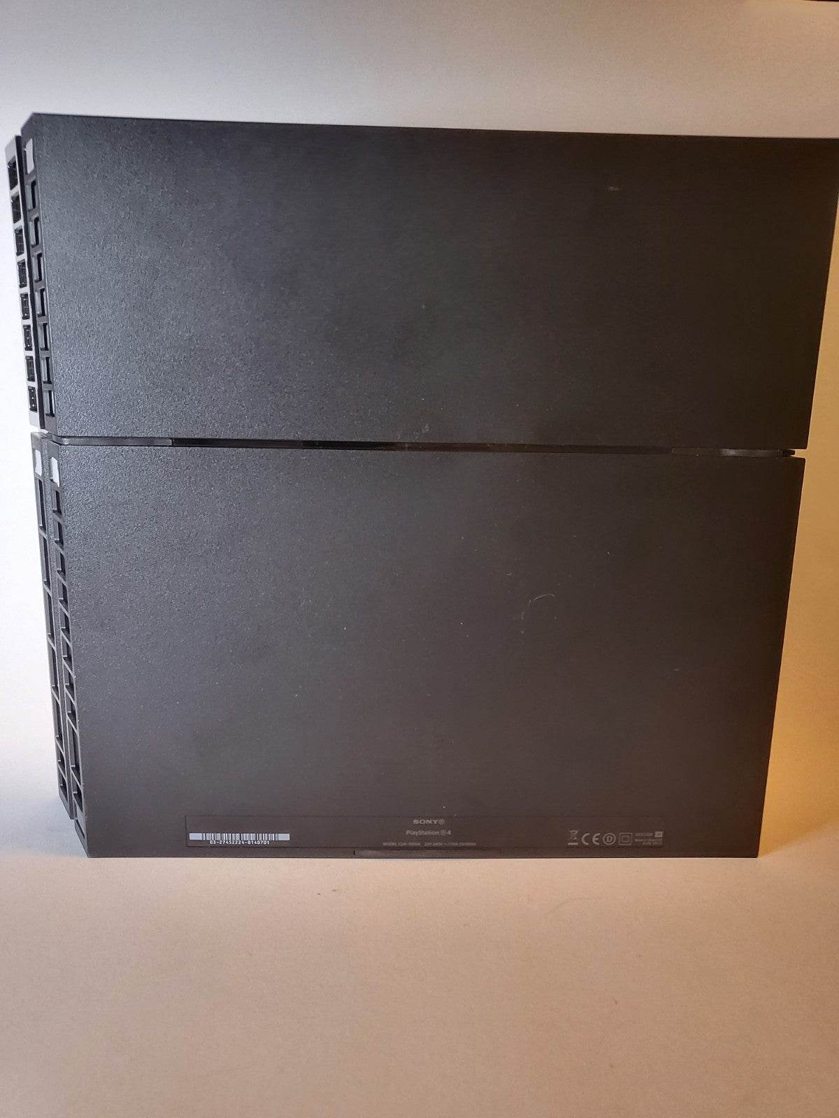 Playstation 4 Zwart 500gb met 1 controller en alle kabels - Feniks Gameshop