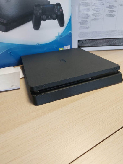Playstation 4 Slim 500gb in doos inclusief kabels en 1 controller - Feniks Gameshop