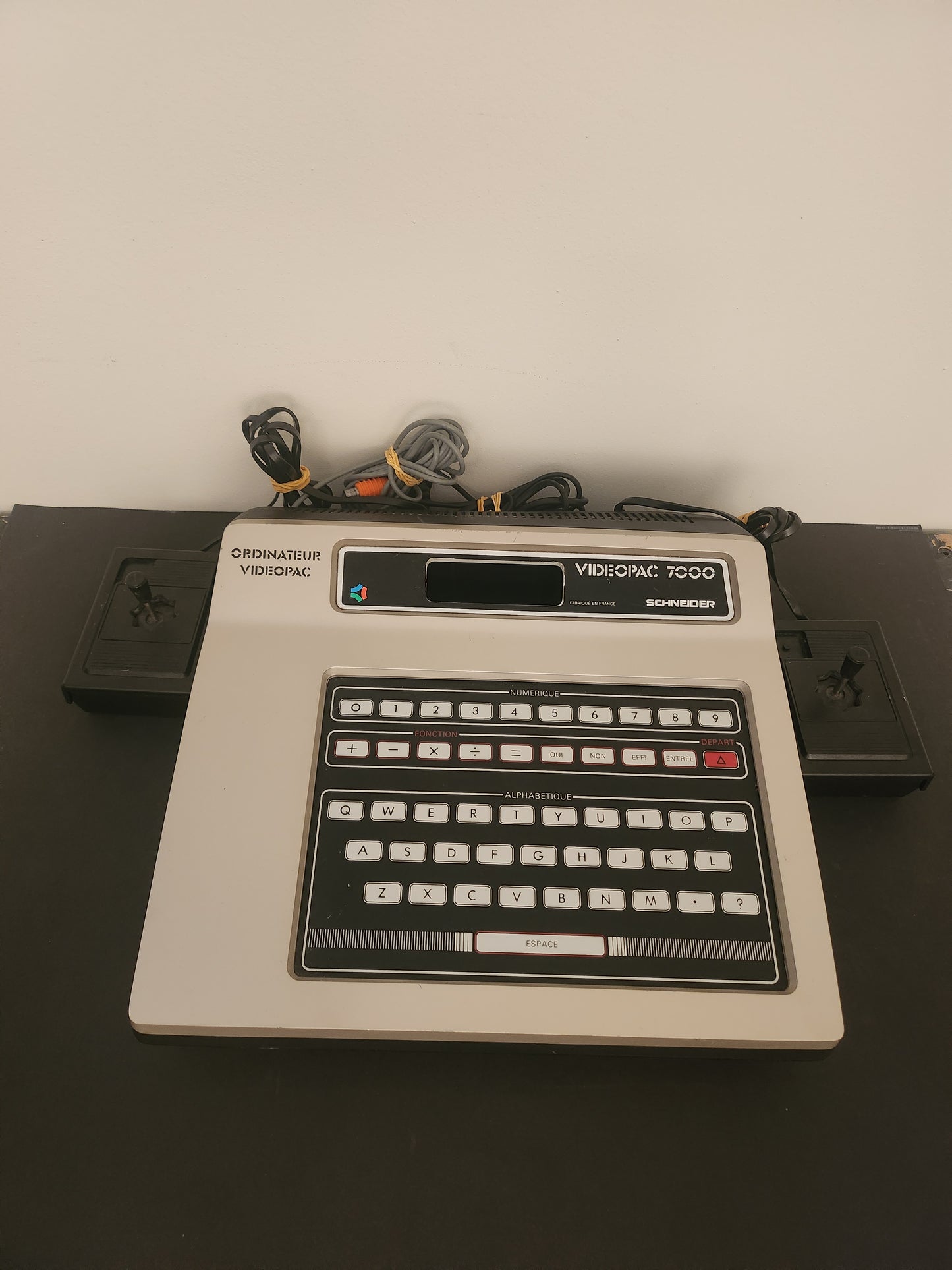 Philips Videopac G7000 + 2 Controllers