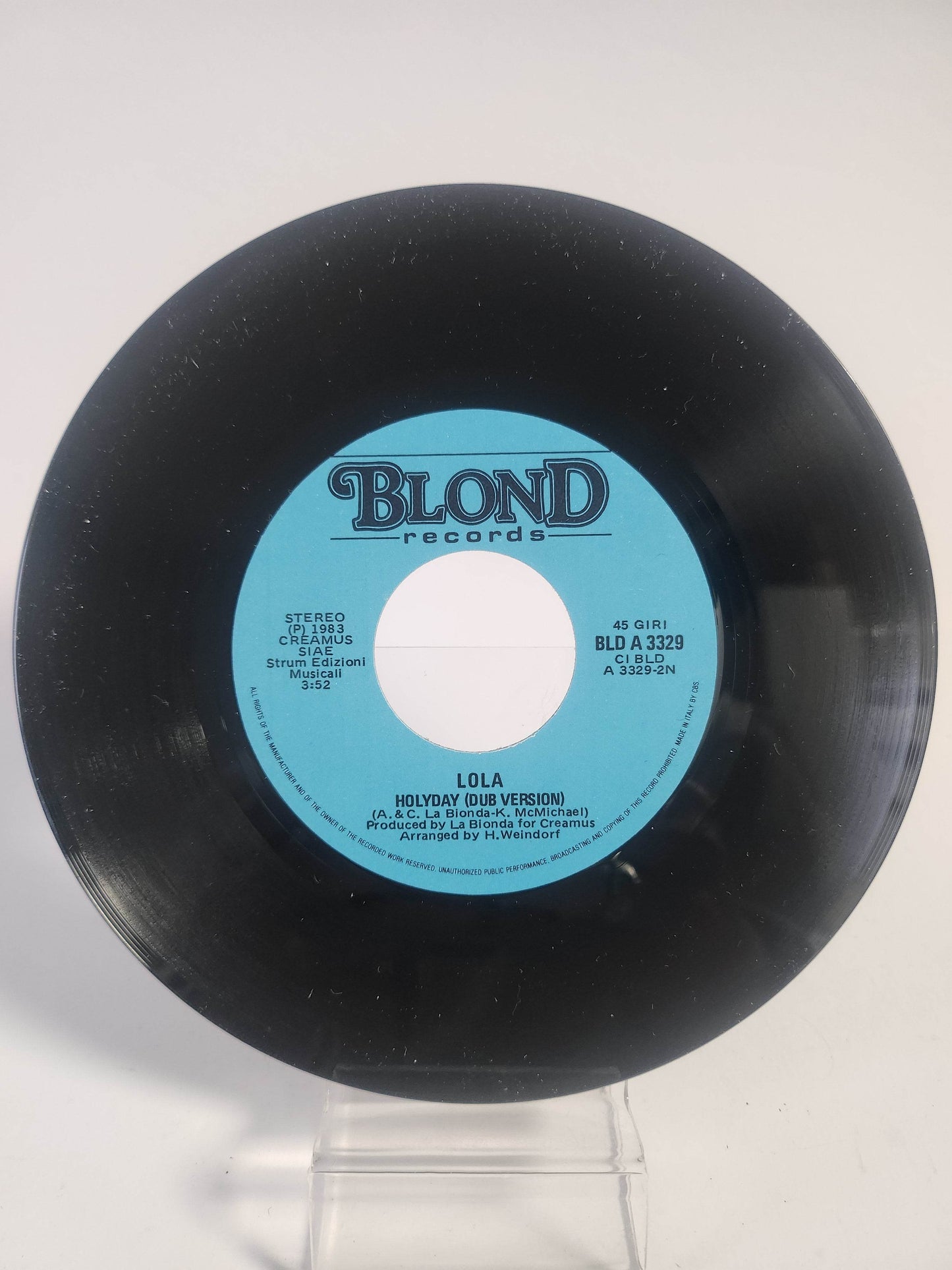 Lola: Weekend Holiday Single Vinyl - Feniks Gameshop