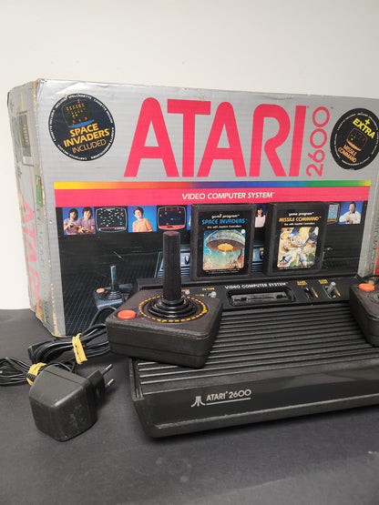 Atari 2600 Boxed Inclusief Kabels en 2 Games