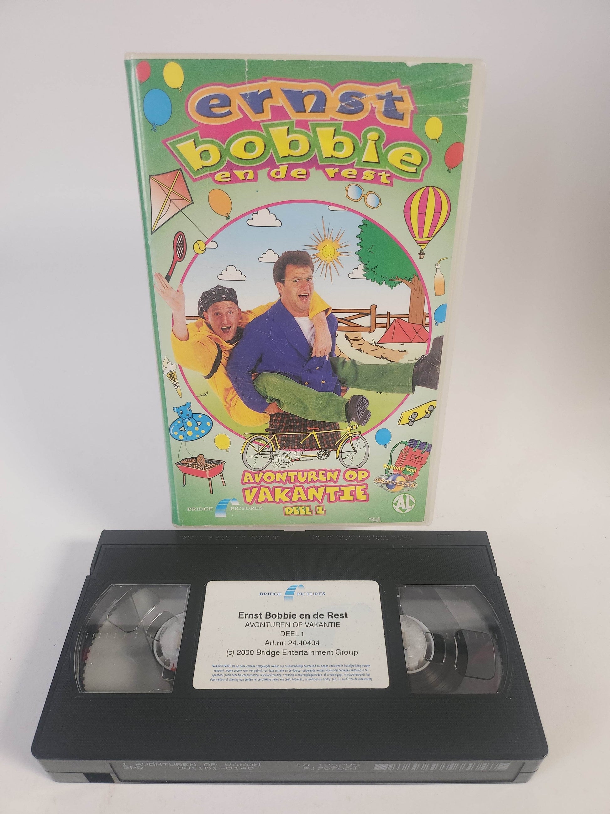 Ernst, Bobbie en de Rest Avonturen op Vakantie Deel 1 VHS Kids - Feniks Gameshop