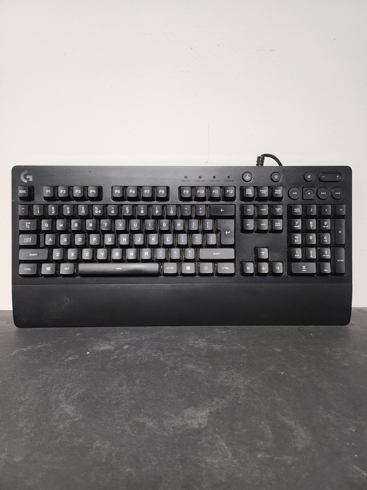 Logotech G213 Gaming Keyboard PC