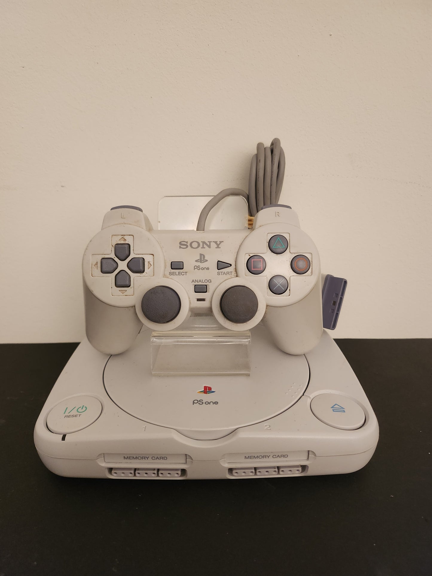 PS One (SCPH-102) + Controller