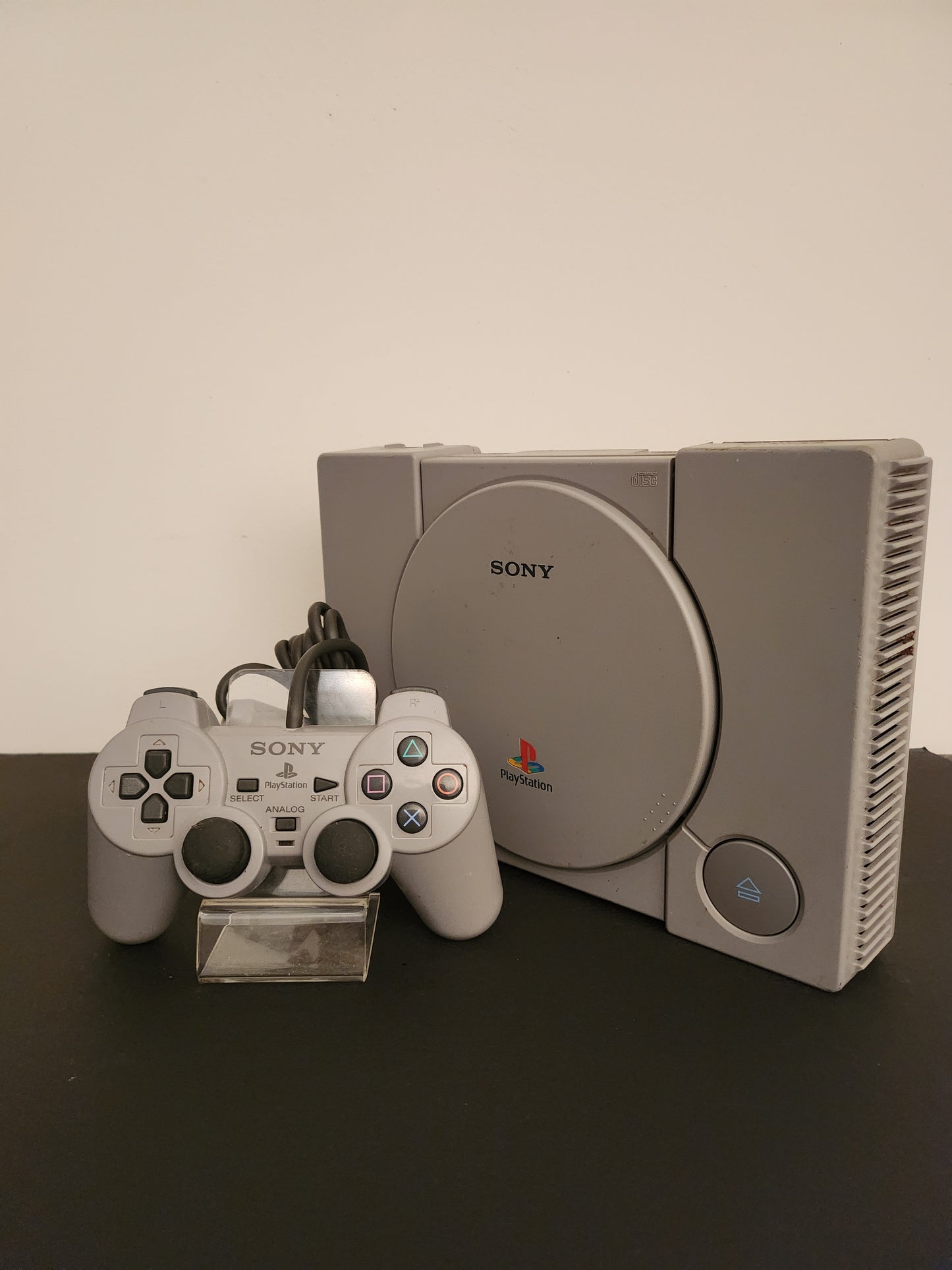 Playstation 1 (SCPH-9002) + 1 Orginele Controller