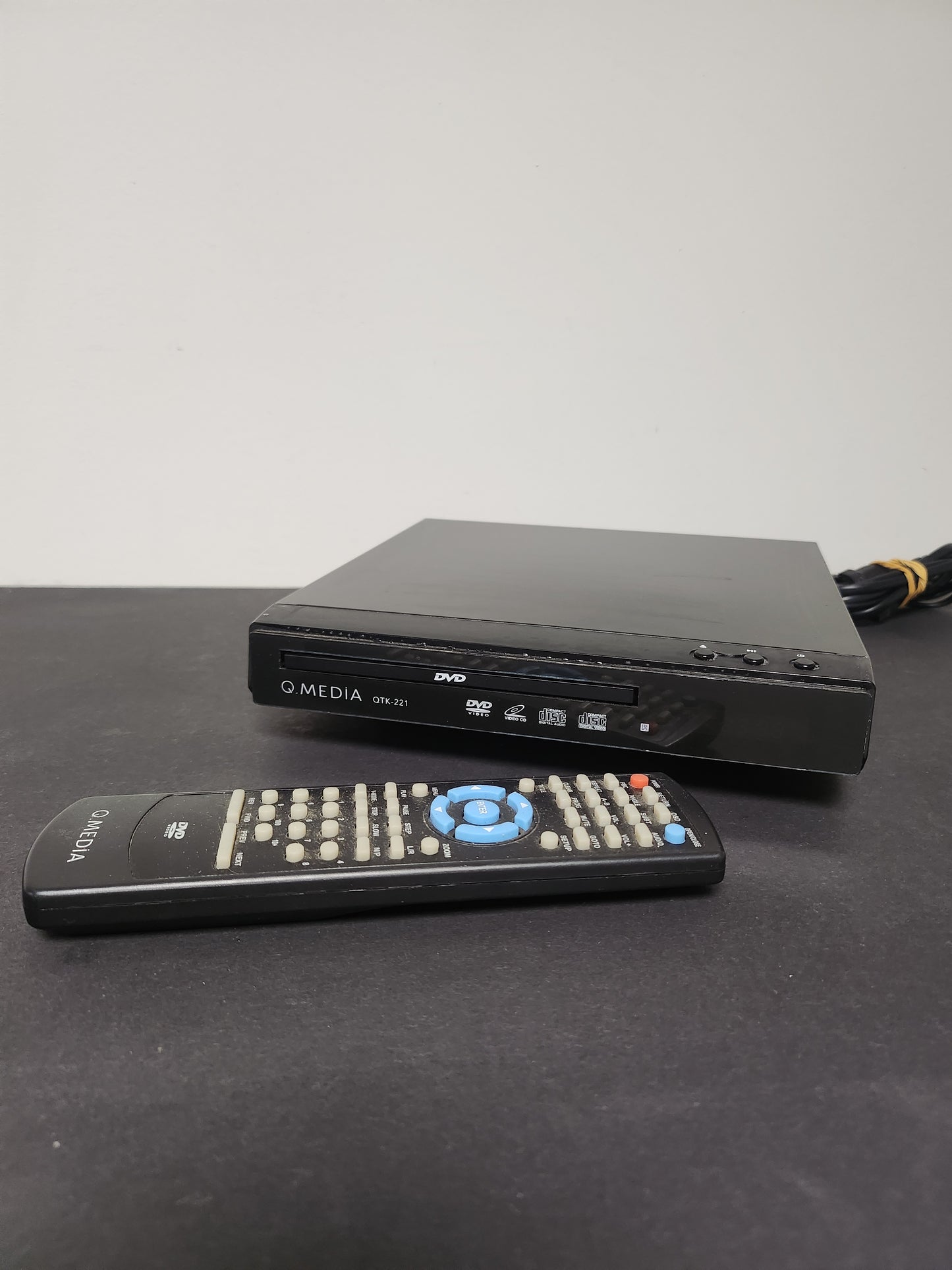 Q Media QTK-221 DVD-Speler + Afstandsbediening