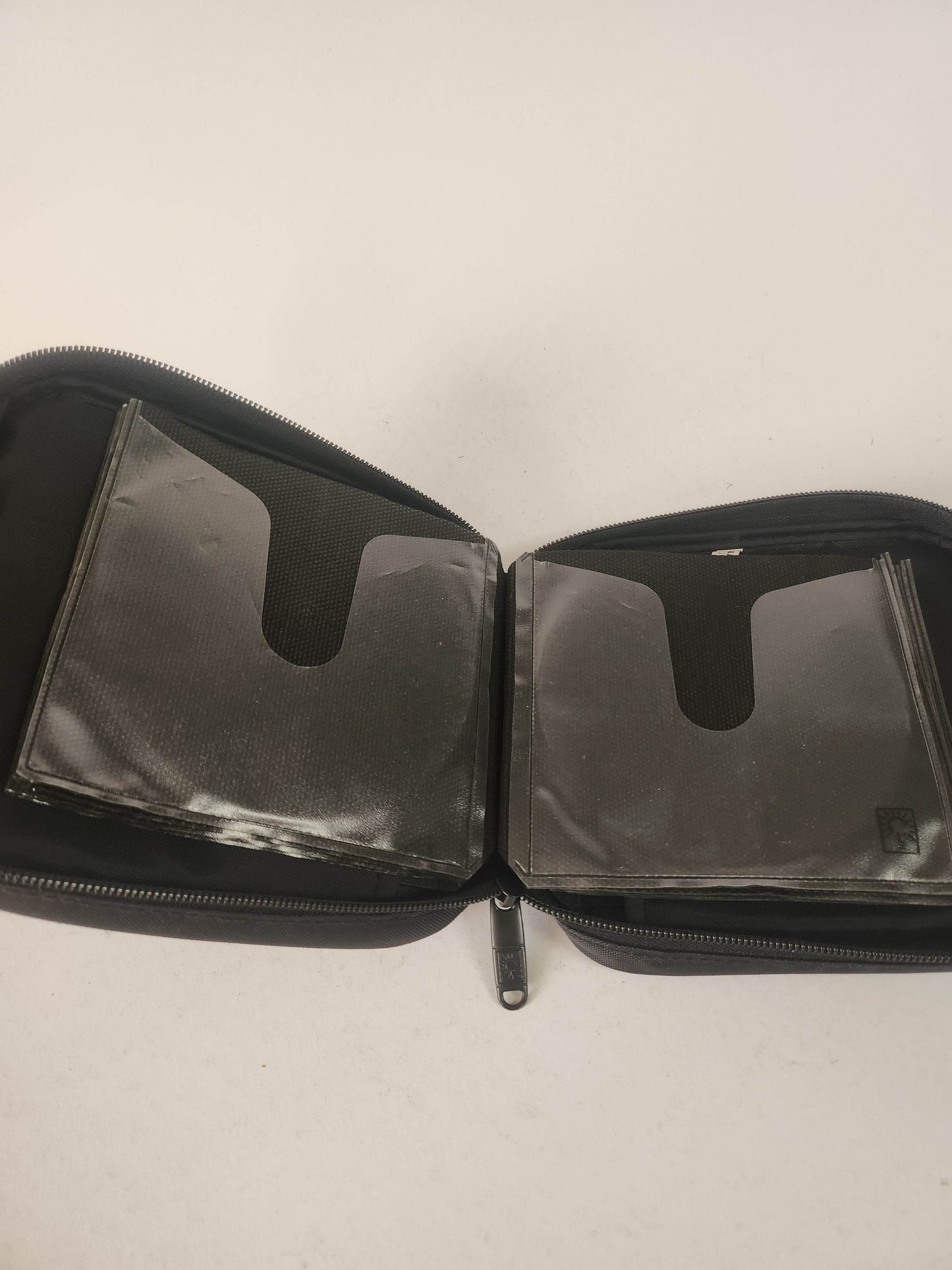 Travel Case Zwart 24 Games Playstation 2 Games - Feniks Gameshop