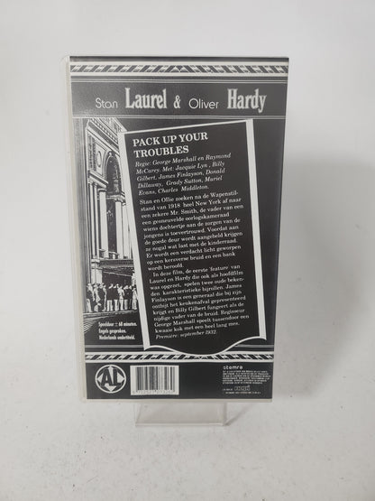 Laurel & Hardy Deel 16 Pack Up Your Troubles VHS