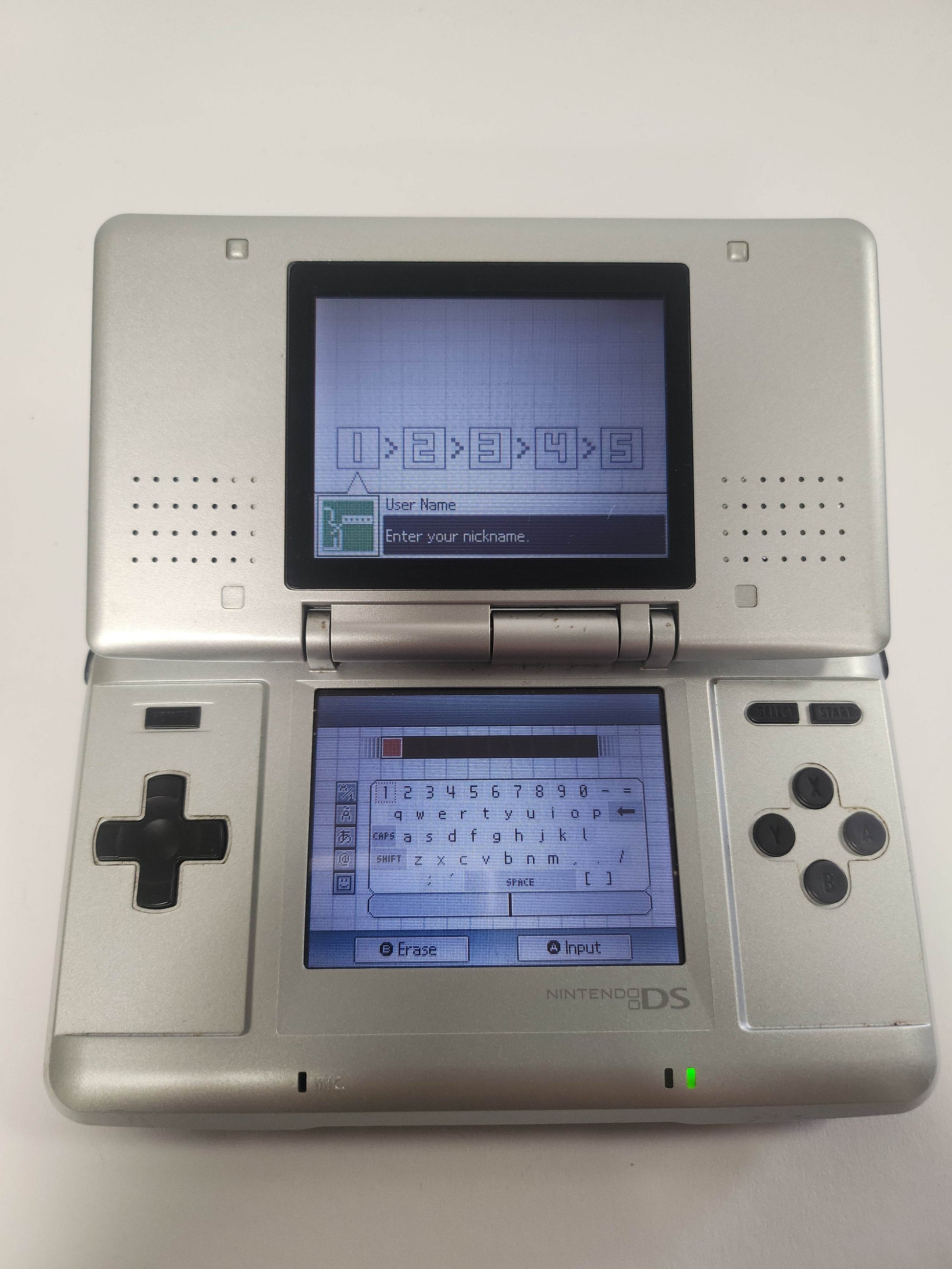 Zilver Nintendo DS + Touchpen en Oplader - Feniks Gameshop