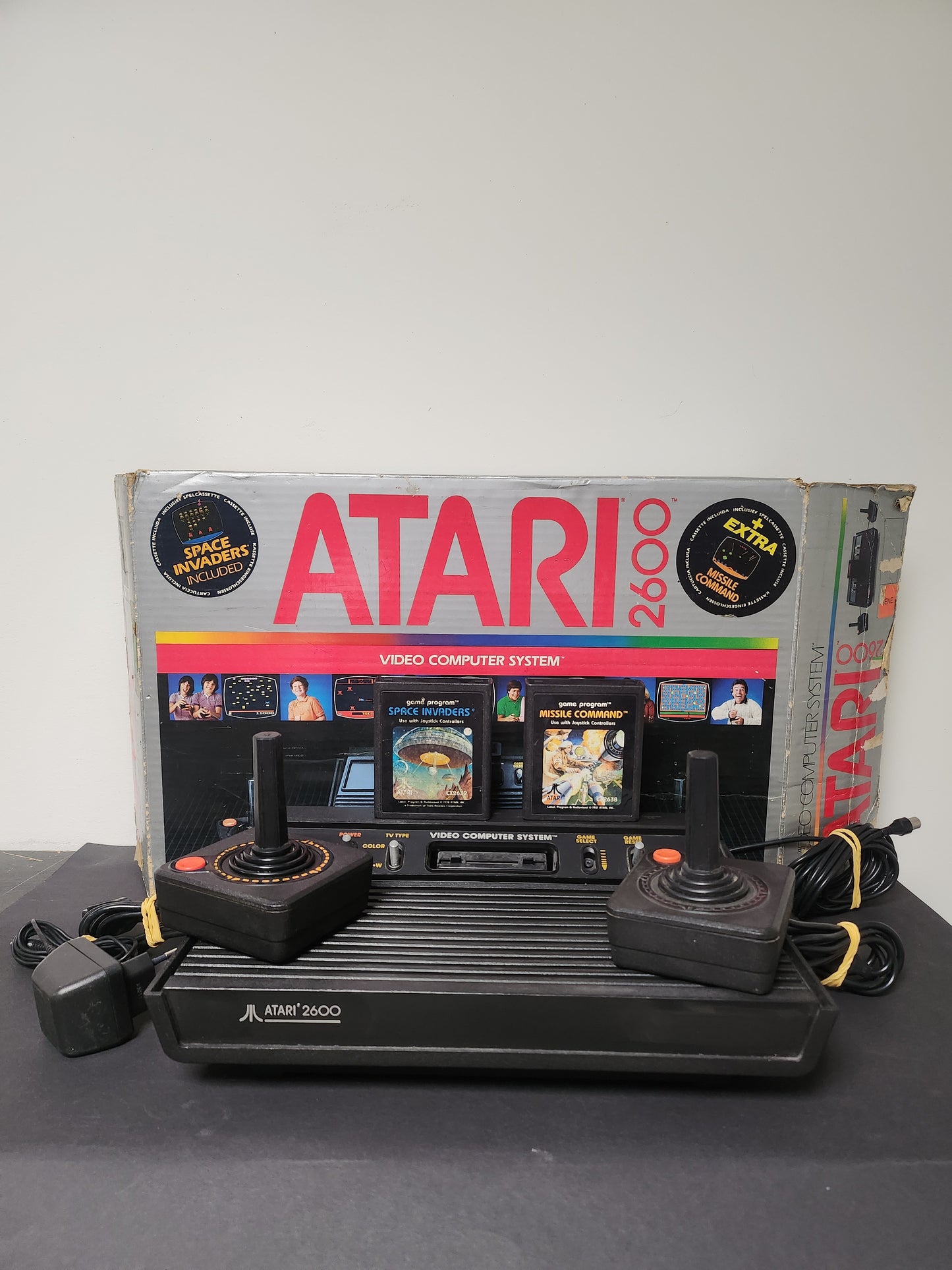 Atari 2600 Boxed Inclusief Kabels en 2 Games